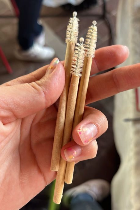 Cepillo para cejas y pestañas
